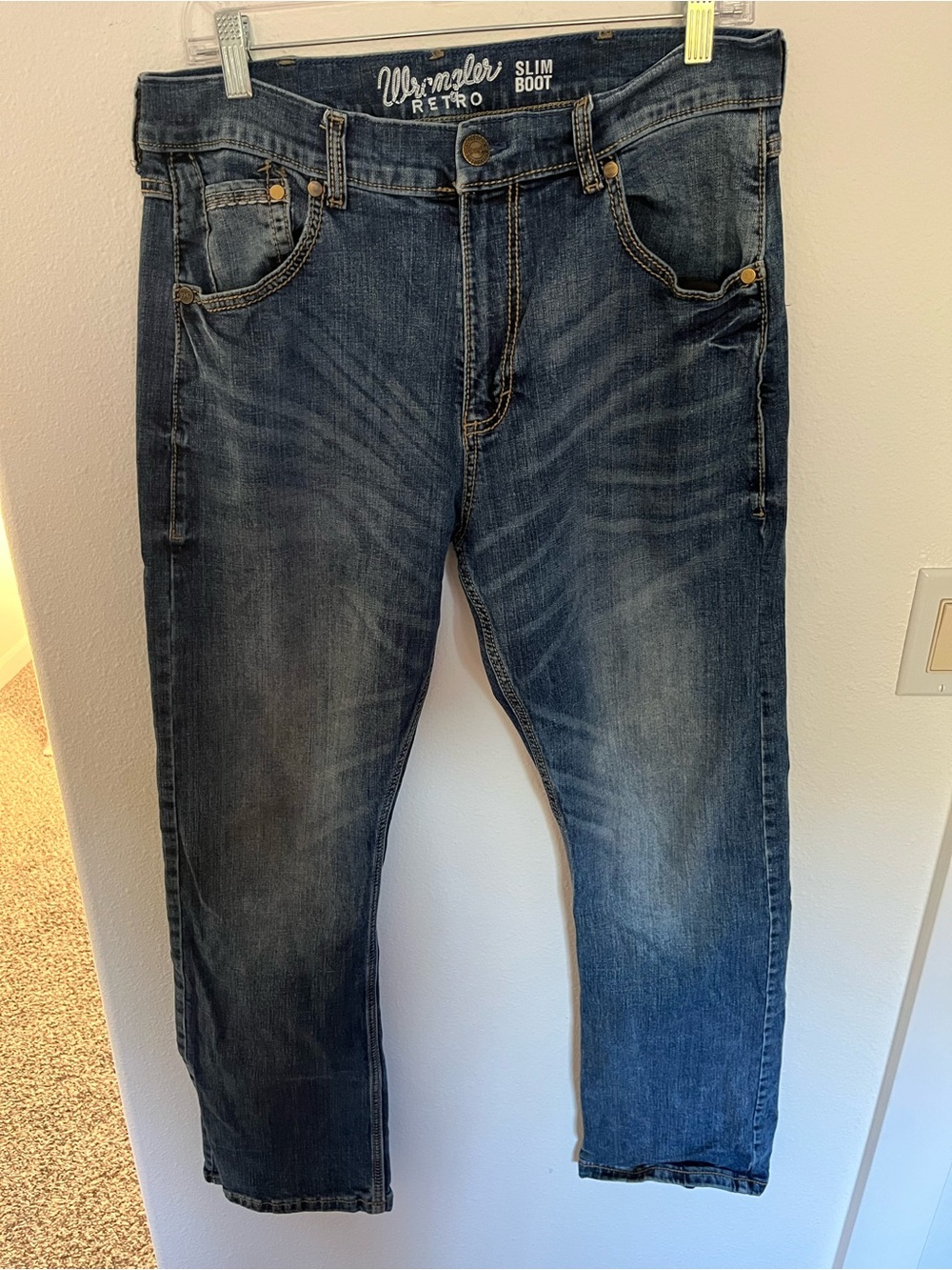 Wrangler Retro Slim Boot Jeans in Medium Blue Wash